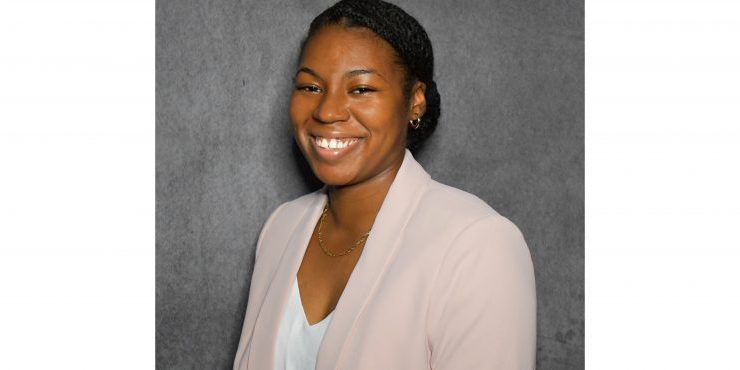 Daeonna-Headshot-For-Website-4-870×370